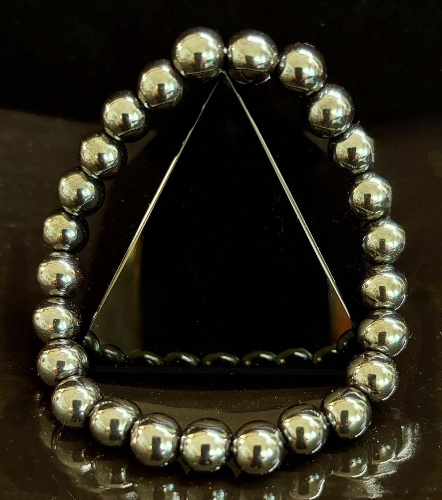 Hematite Grounding & Protection Bracelet β Root Chakra Healing Stone for Confidence, Clarity & Stability (6mm, 8mm, 10mm Options)