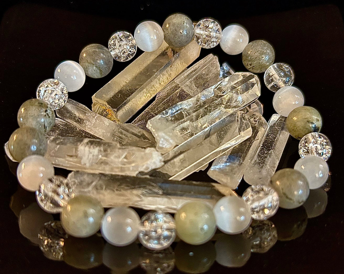 Reiki-Infused Lightworkers Healing Bracelet โ Labradorite, Crackle Quartz & Selenite