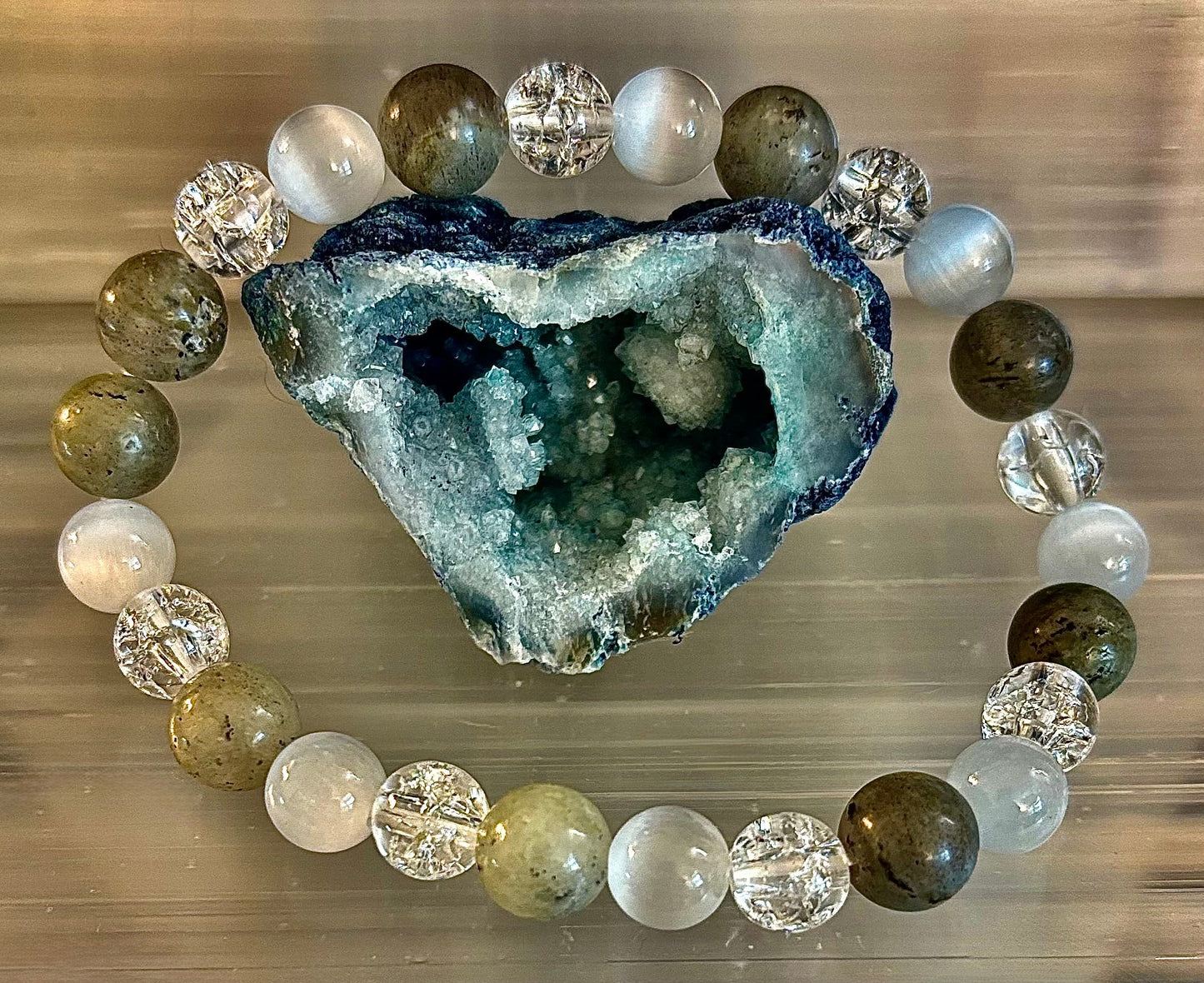 Reiki-Infused Lightworkers Healing Bracelet โ Labradorite, Crackle Quartz & Selenite