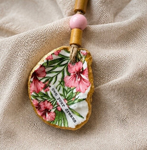 Floral Oyster Shell Bottle Charm | Coastal Wine Decor Gift