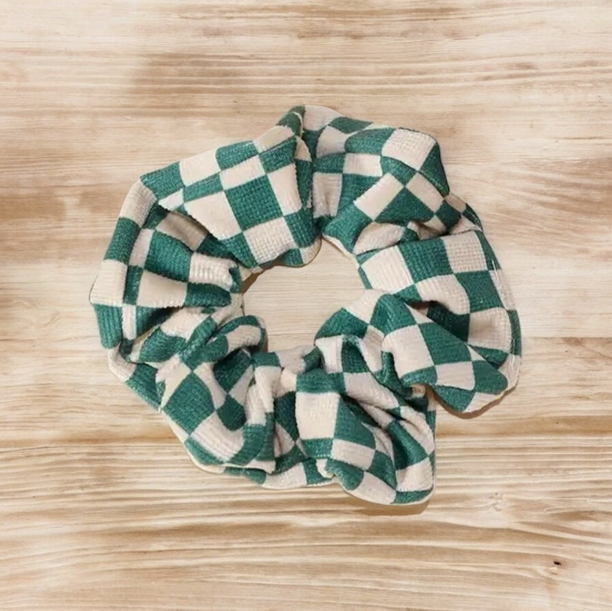 Checkered Velvet Feel Scrunchie