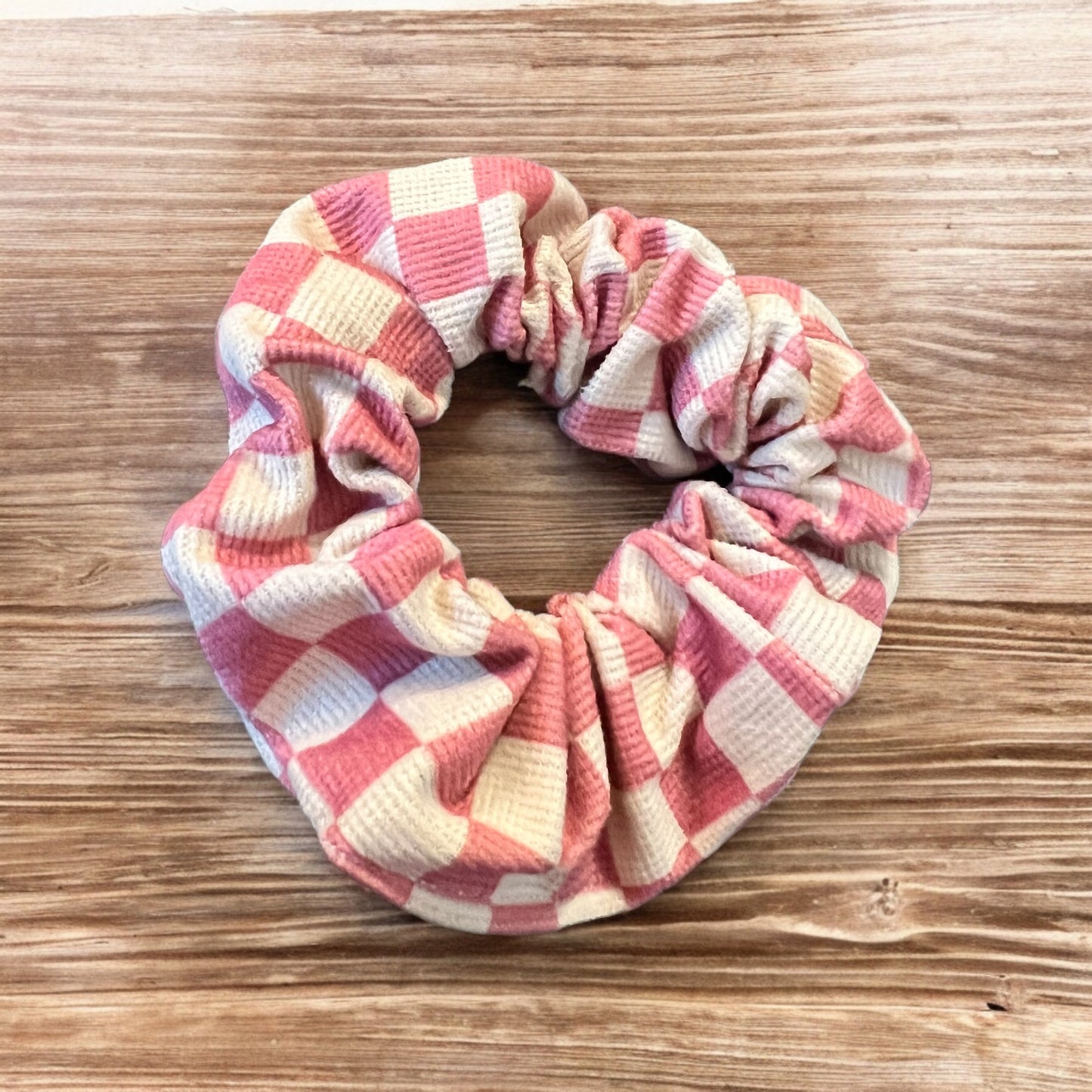 Checkered Velvet Feel Scrunchie