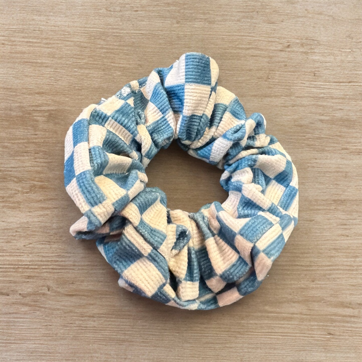 Checkered Velvet Feel Scrunchie