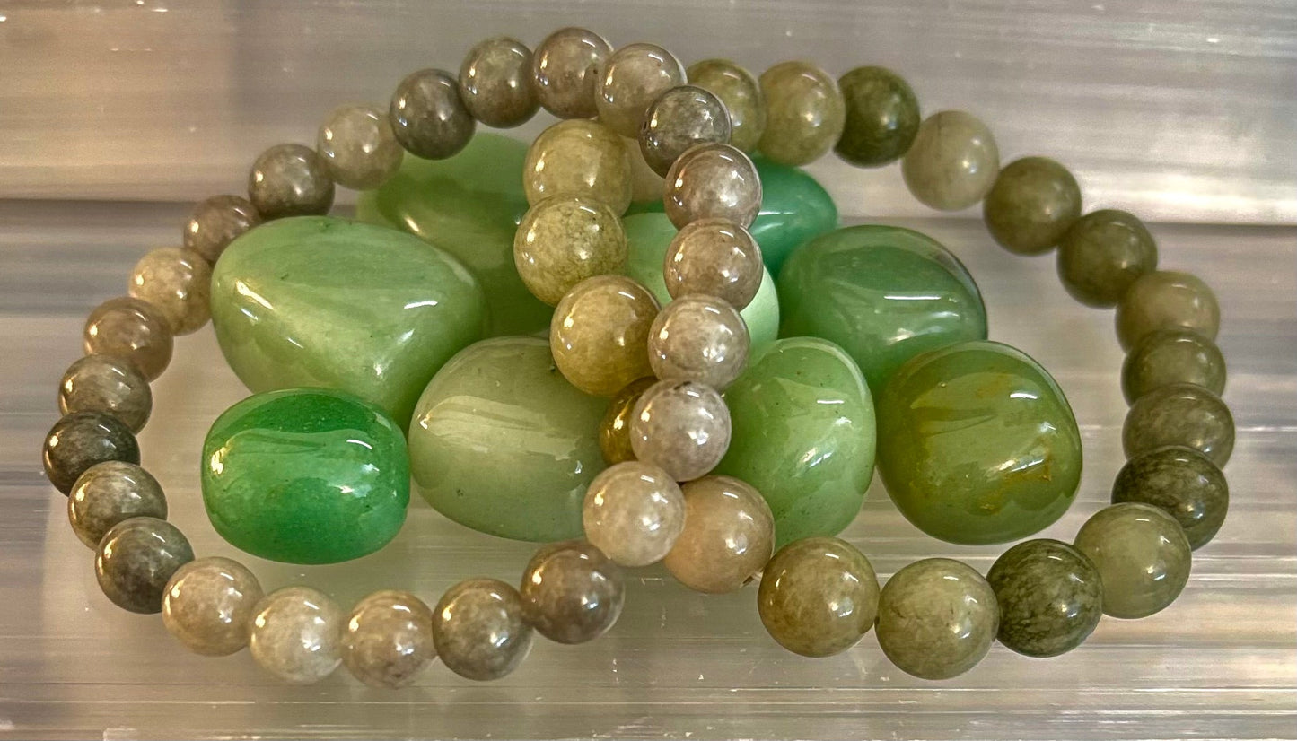 Reiki-Infused Natural Jade Abundance & Prosperity Bracelet for Heart Chakra Harmony, Good Fortune & Peace (8mm & 10mm)