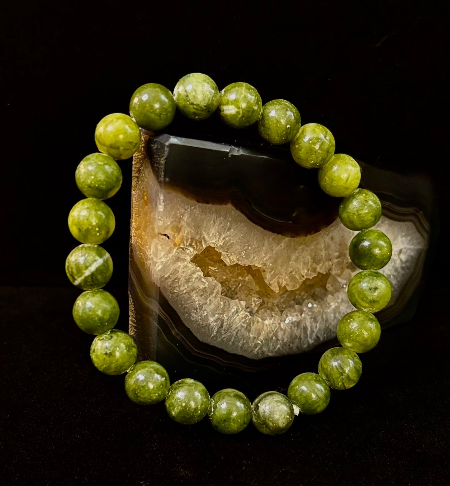 Reiki-Infused Nephrite Jade Bracelet – Abundance, Protection & Harmony